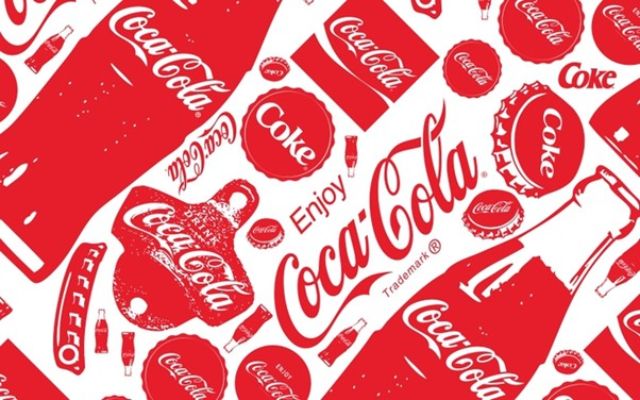 Ví dụ Big idea của Coca- Cola: Trao Coca - Cola  trao cảm xúc